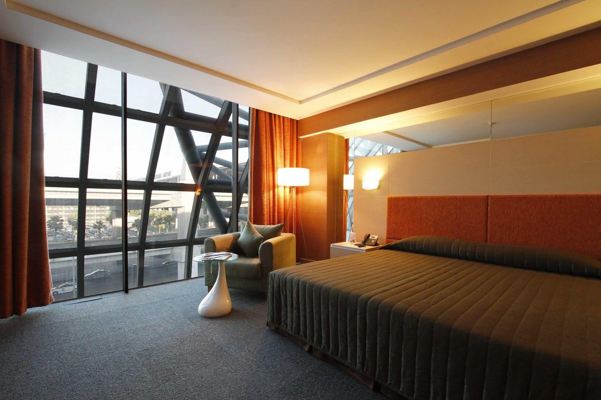 Miracle Transit Hotel Bang Phli Exterior foto