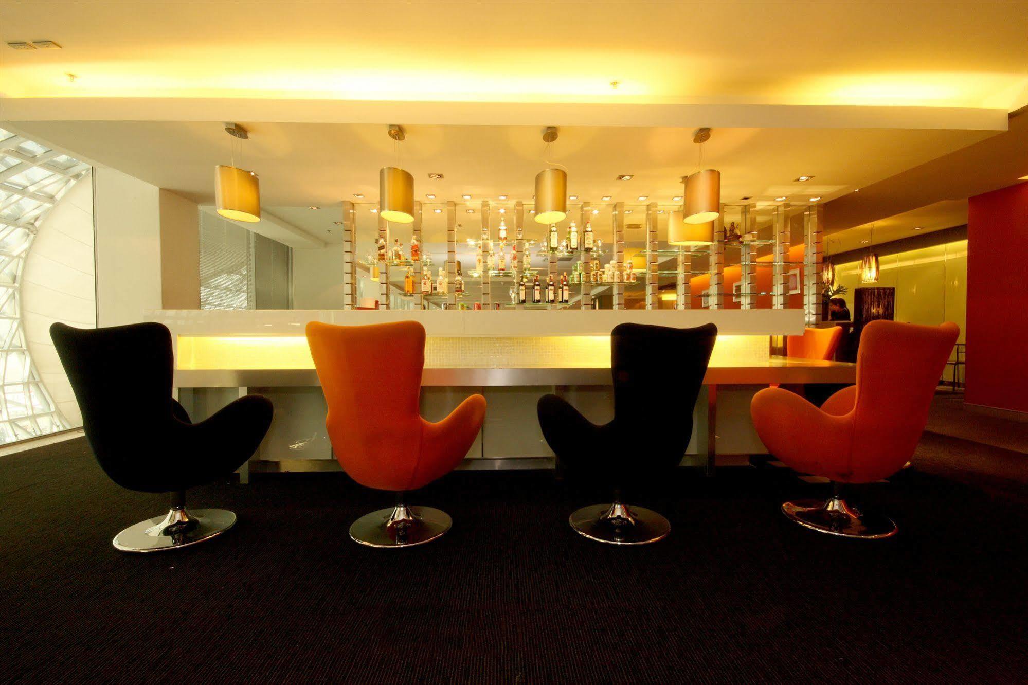 Miracle Transit Hotel Bang Phli Exterior foto
