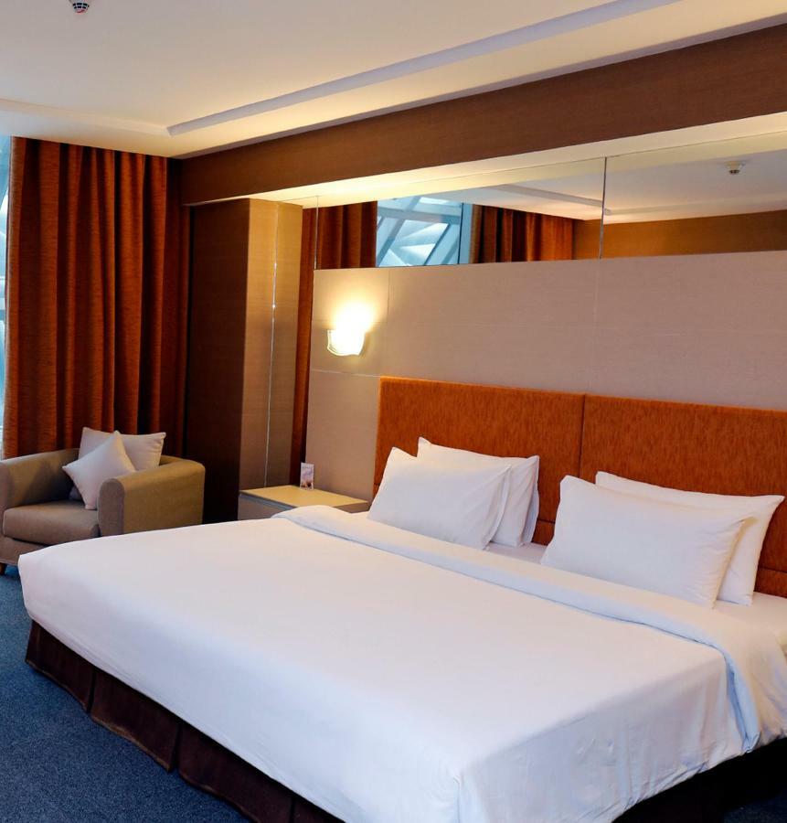 Miracle Transit Hotel Bang Phli Exterior foto